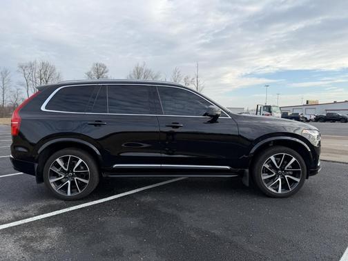 2024 Volvo XC90 B5 Plus Bright Theme