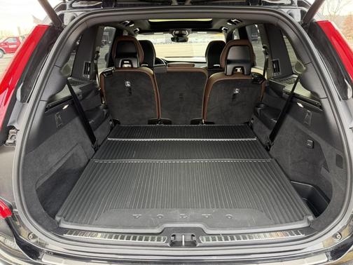 2024 Volvo XC90 B5 Plus Bright Theme