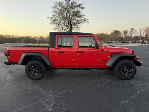 2026 Jeep Gladiator Sport