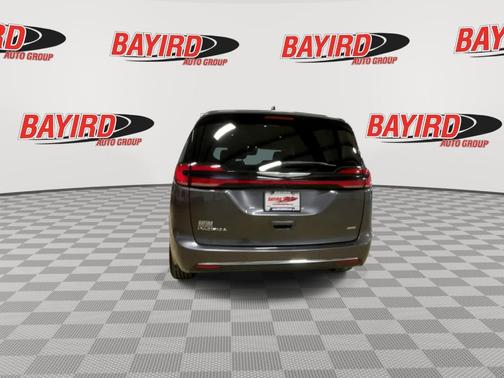 2023 Chrysler Pacifica Touring-L