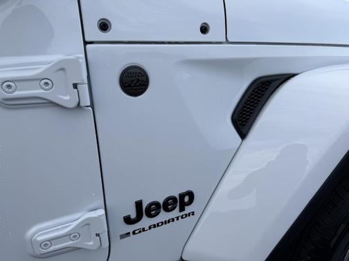 2026 Jeep Gladiator Sport