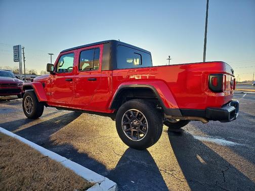 2023 Jeep Gladiator Overland