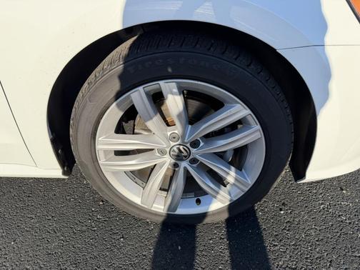 2019 Volkswagen Passat 2.0T Wolfsburg