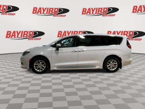 2021 Chrysler Voyager LX