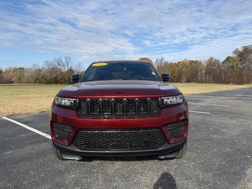 2025 Jeep Grand Cherokee Laredo