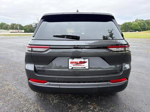 Baltic Gray 2026 Jeep Grand Cherokee Laredo