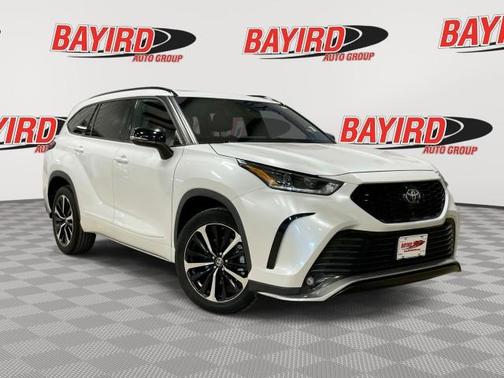 Wind Chill Pearl 2022 Toyota Highlander XSE