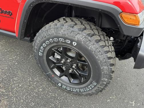 2025 Jeep Gladiator Sport