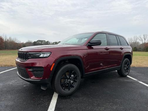 2025 Jeep Grand Cherokee Laredo
