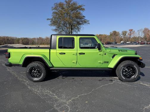 2026 Jeep Gladiator Sport