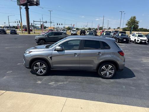 2024 Mitsubishi Outlander ES