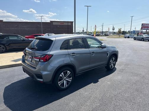 2024 Mitsubishi Outlander ES