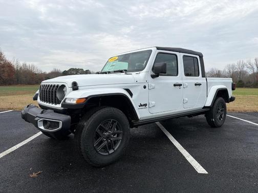 2026 Jeep Gladiator Sport