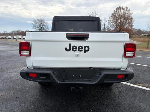 2026 Jeep Gladiator Sport