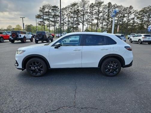 White 2024 Honda HR-V Sport