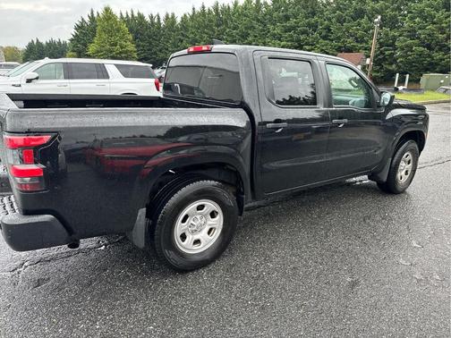2022 Nissan Frontier S