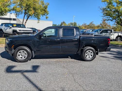 2022 Nissan Frontier S
