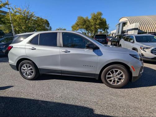 2022 Chevrolet Equinox LS