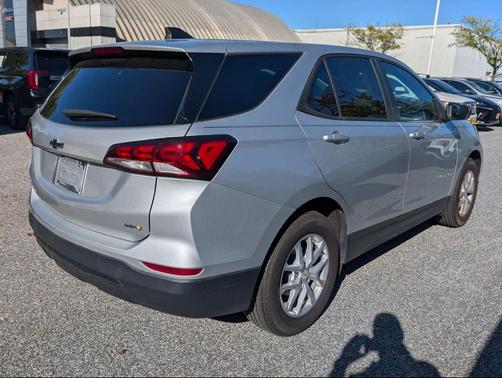2022 Chevrolet Equinox LS