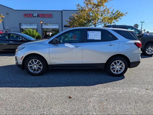 2022 Chevrolet Equinox LS