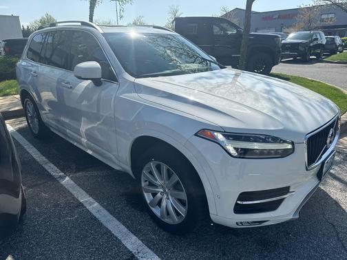 WHITE 2018 Volvo XC90 T6 Momentum