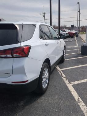 Summit White 2022 Chevrolet Equinox LS