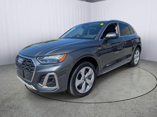 Daytona Gray Pearl Effect 2024 Audi Q5 45 S line Premium Plus