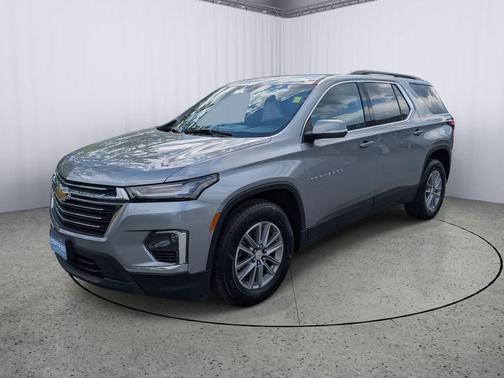 Sterling Gray Metallic 2023 Chevrolet Traverse LT Cloth