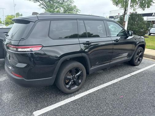 Diamond Black Crystal Pearlcoat 2023 Jeep Grand Cherokee L Altitude