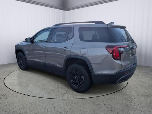 2023 GMC Acadia AWD AT4