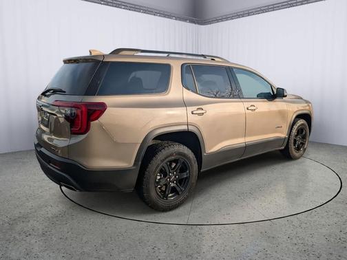 2023 GMC Acadia AWD AT4