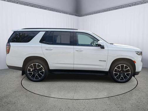 Summit White 2022 Chevrolet Tahoe 4WD RST