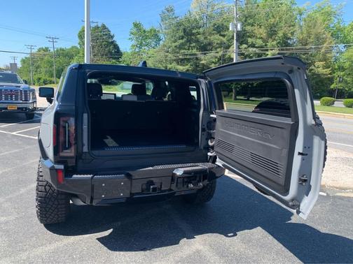 Meteorite Metallic (Grey) 2024 GMC HUMMER EV SUV 2X