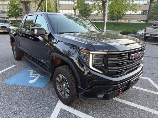 Onyx Black 2025 GMC Sierra 1500 AT4