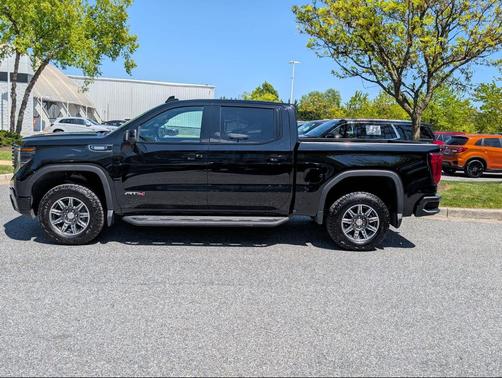 Onyx Black 2025 GMC Sierra 1500 AT4