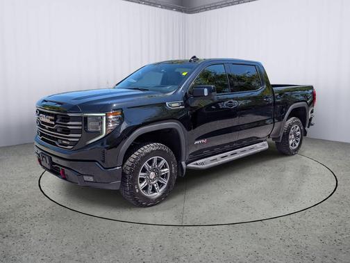 Onyx Black 2025 GMC Sierra 1500 AT4