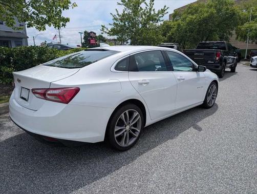 2022 Chevrolet Malibu FWD LT