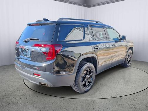 2023 GMC Acadia AWD AT4