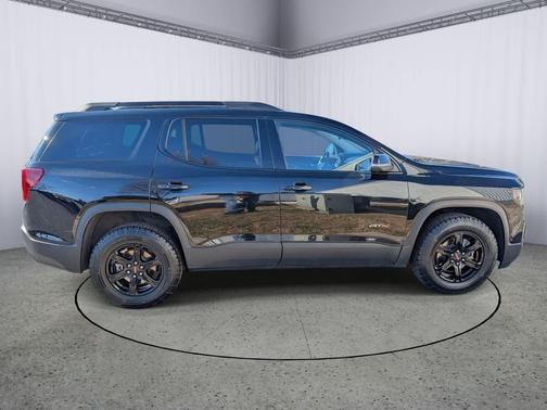 2023 GMC Acadia AWD AT4