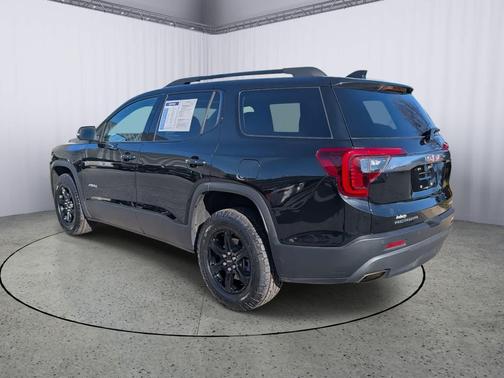2023 GMC Acadia AWD AT4