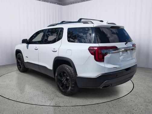 2023 GMC Acadia AWD AT4