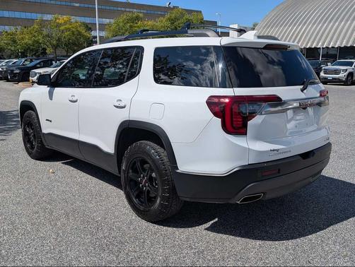 2023 GMC Acadia AWD AT4