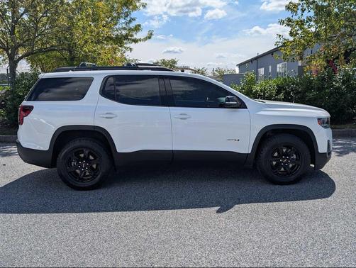 2023 GMC Acadia AWD AT4