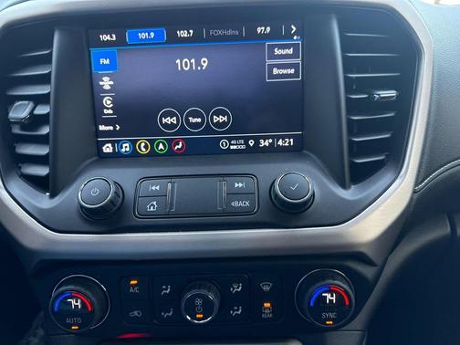 2023 GMC Acadia Denali