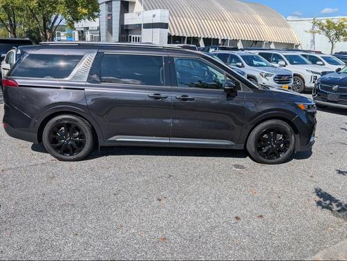 2024 Kia Carnival SX