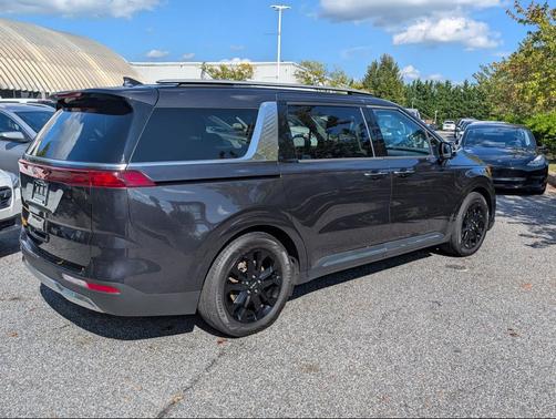 2024 Kia Carnival SX
