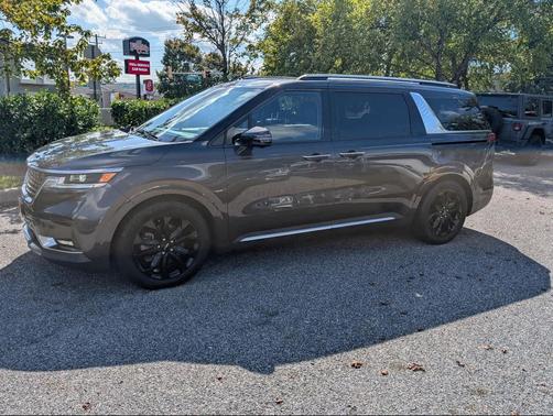 2024 Kia Carnival SX
