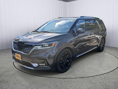 2024 Kia Carnival SX