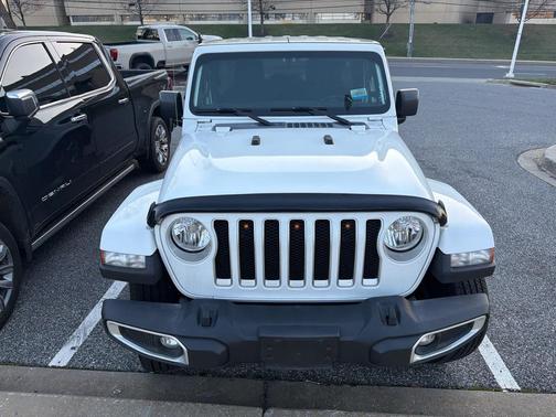 Bright White 2021 Jeep Wrangler Unlimited Sahara