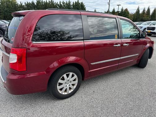 2016 Chrysler Town & Country Touring